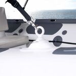 Railblaza Eye25 montiert an einem Schlauchboot mit RIBPort zum Abspannen eines Bimins.