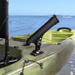 Railblaza Rod Tube montiert auf einem Angelkayak mit StarPort HD